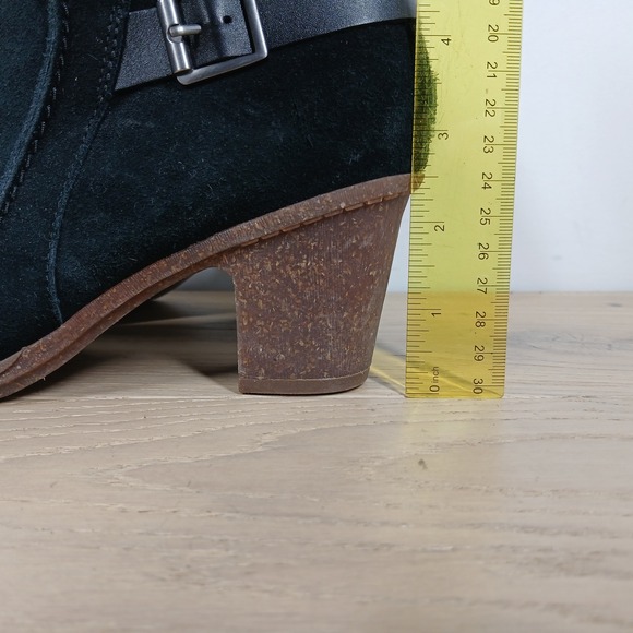 Clarks Collection Ankle Boots Womens 7.5M Black Suede Block Heel Classic Fall - Picture 2 of 12
